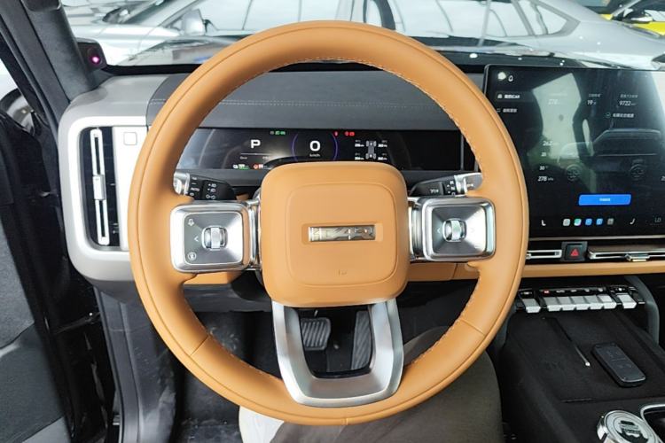 Used iCAR V27 2026 Model 200KM Four-Wheel Drive Falcon 500 Steering Wheel