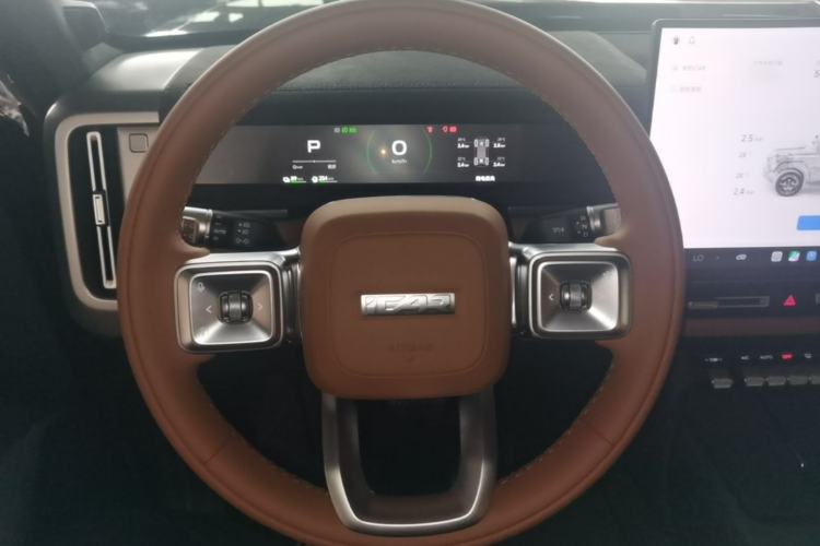 Used iCAR V27 2026 Model 200KM Four-Wheel Drive Falcon 700 Steering Wheel