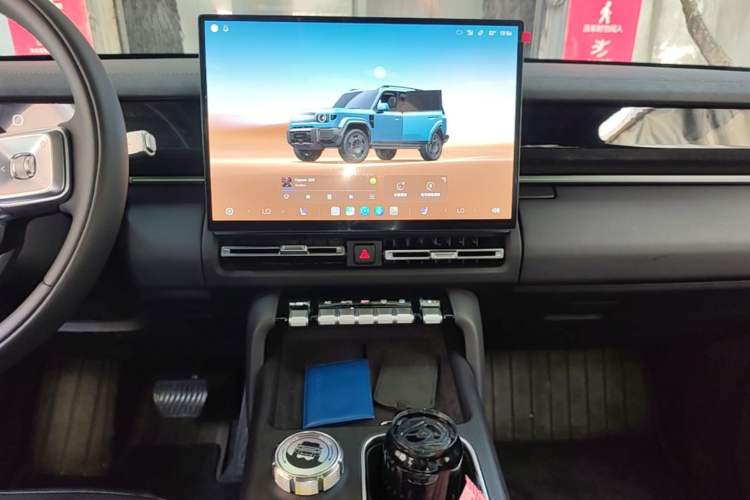 Used iCAR V27 2026 Model 210KM Two-Wheel Drive Falcon 500 Audio And AC Panel