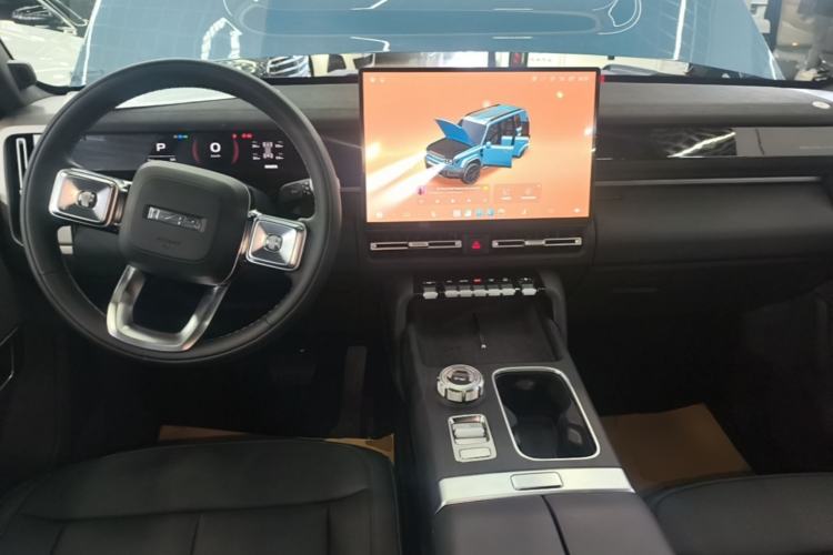 Used iCAR V27 2026 Model 210KM Two-Wheel Drive Falcon 500 Center Console