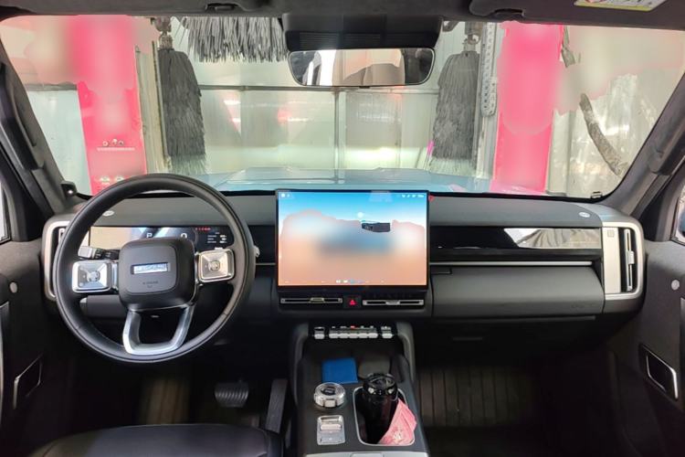 Used iCAR V27 2026 Model 210KM Two-Wheel Drive Falcon 500 Center Console