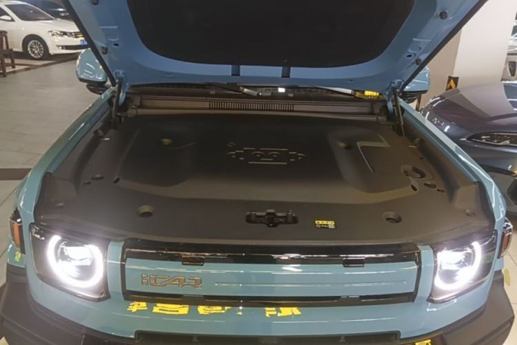 Used iCAR V27 2026 Model 210KM Two-Wheel Drive Falcon 500 Engine Bay