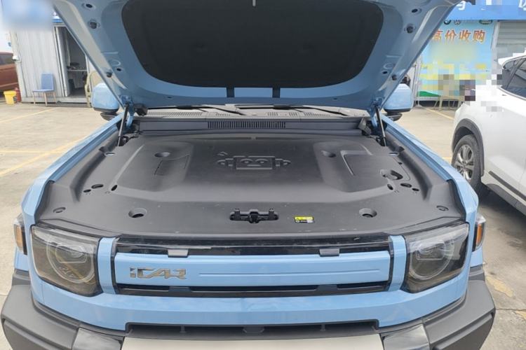 Used iCAR V27 2026 Model 210KM Two-Wheel Drive Falcon 500 Engine Bay