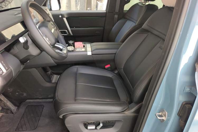 Used iCAR V27 2026 Model 210KM Two-Wheel Drive Falcon 500 Left Front Seat