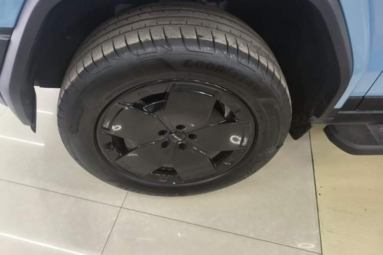Used iCAR V27 2026 Model 210KM Two-Wheel Drive Falcon 500 Left Front Wheel Hub