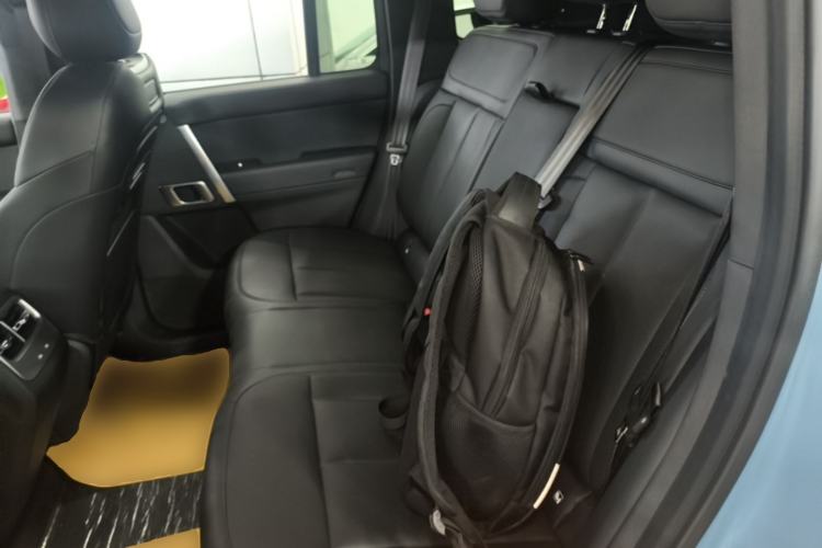 Used iCAR V27 2026 Model 210KM Two-Wheel Drive Falcon 500 Left Rear Seat