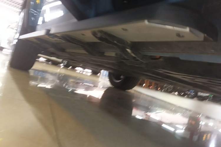 Used iCAR V27 2026 Model 210KM Two-Wheel Drive Falcon 500 Left Side Sill