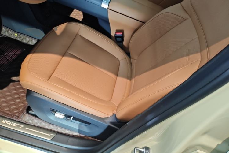 Used iCAR V27 2026 Model 200KM Four-Wheel Drive Falcon 700 Left Front Seat