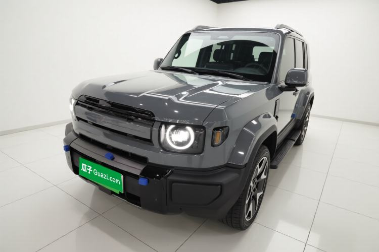 iCAR V27 2026 Model 200KM Four-Wheel Drive Falcon 500