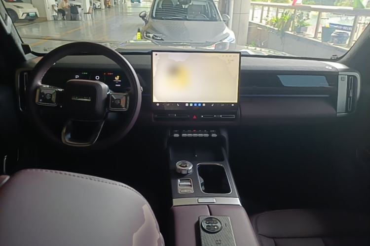 Used iCAR V27 2026 Model 200KM Four-Wheel Drive Falcon 500 Center Console