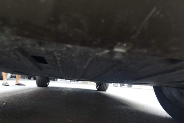 Used iCAR V27 2026 Model 200KM Four-Wheel Drive Falcon 500 Chassis Front