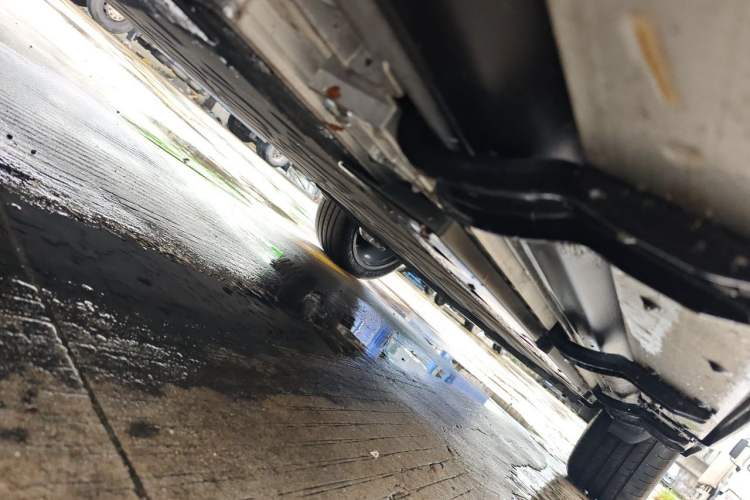 Used iCAR V27 2026 Model 200KM Four-Wheel Drive Falcon 700 Chassis Front Left