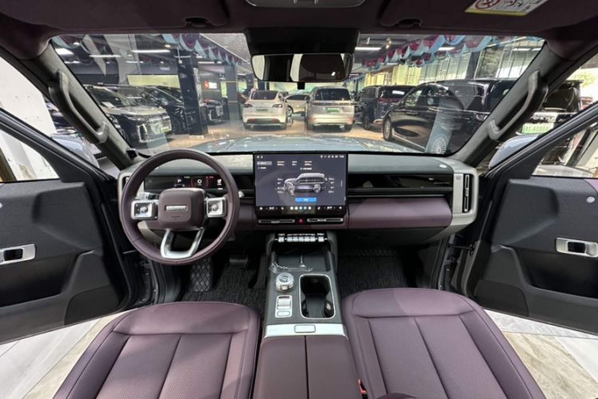 Used iCAR V27 2026 Model 200KM Four-Wheel Drive Falcon 500 Interior 8