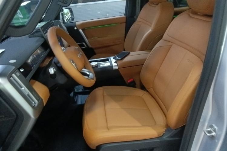 Used iCAR V27 2026 Model 200KM Four-Wheel Drive Falcon 500 Left Front Seat