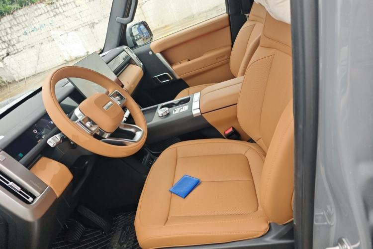 Used iCAR V27 2026 Model 200KM Four-Wheel Drive Falcon 700 Left Front Seat
