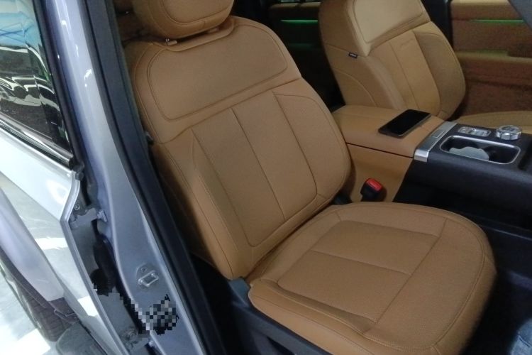 Used iCAR V27 2026 Model 200KM Four-Wheel Drive Falcon 500 Right Front Seat