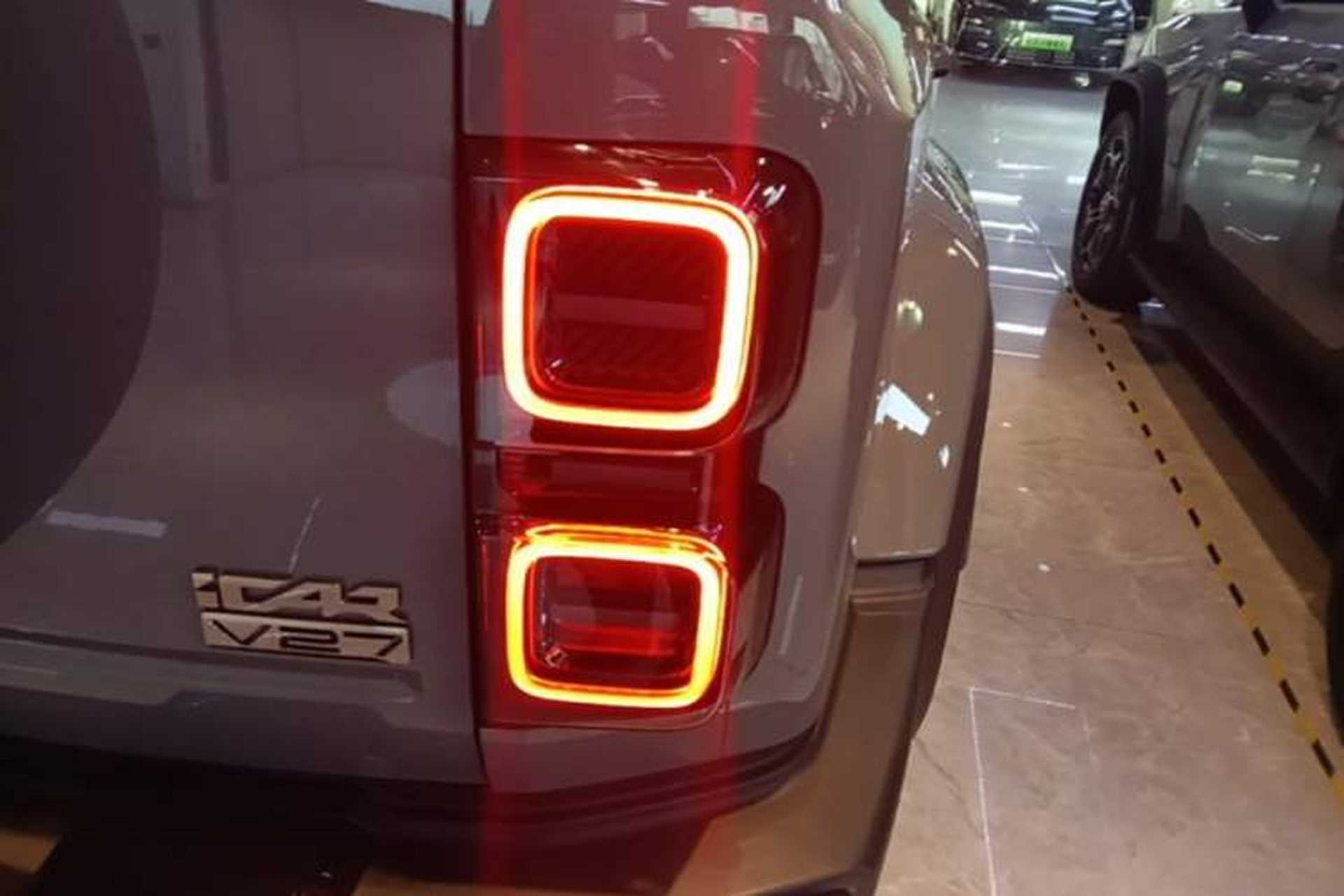 Used iCAR V27 2026 Model 200KM Four-Wheel Drive Falcon 500 Right Rear Taillight