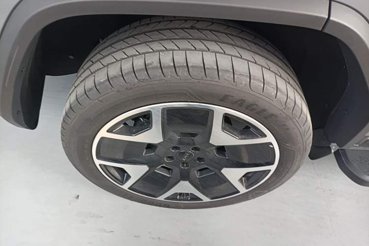 Used iCAR V27 2026 Model 200KM Four-Wheel Drive Falcon 500 Right Rear Wheel Hub