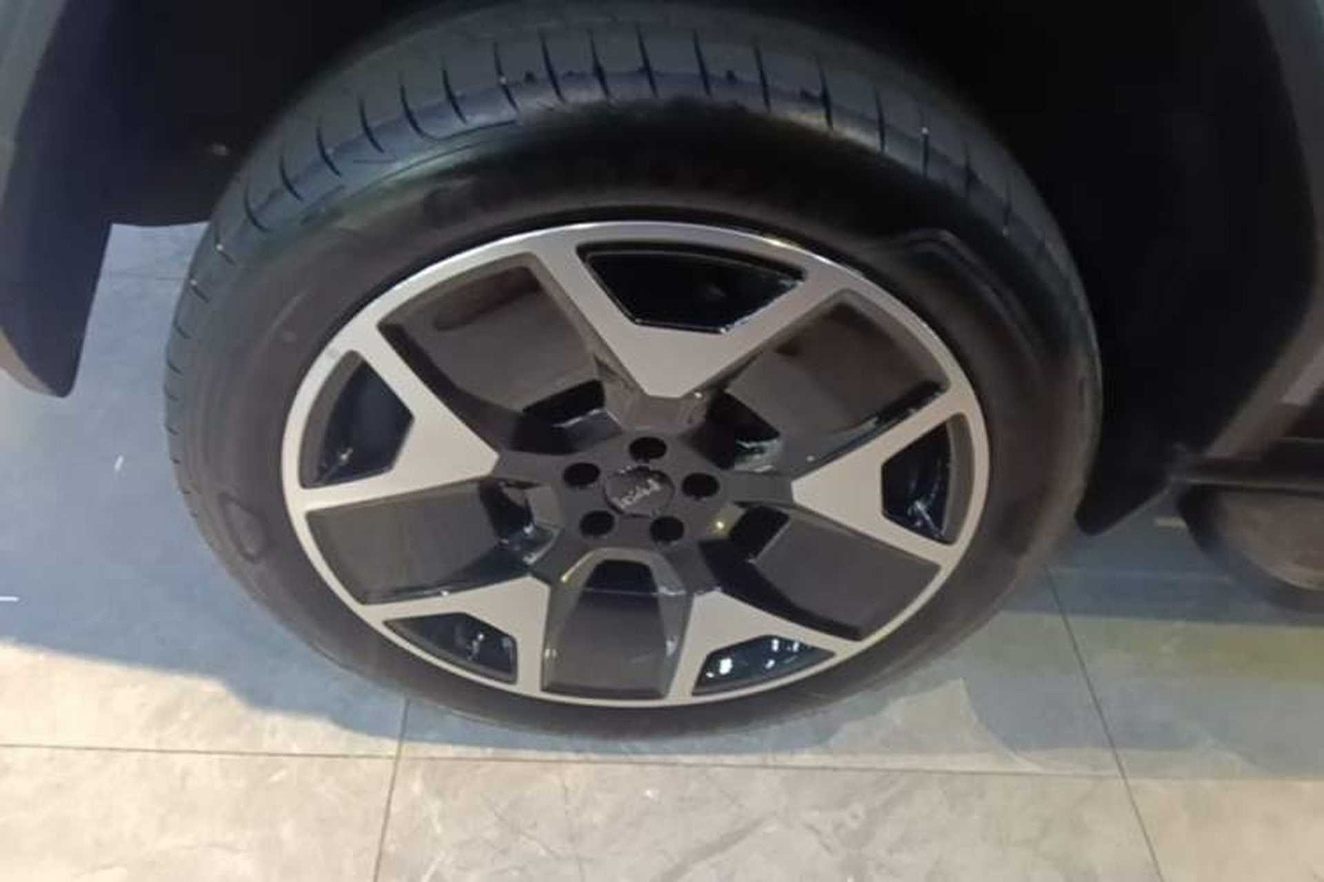 Used iCAR V27 2026 Model 200KM Four-Wheel Drive Falcon 500 Right Rear Wheel Hub