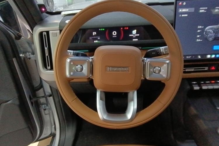 Used iCAR V27 2026 Model 200KM Four-Wheel Drive Falcon 500 Steering Wheel