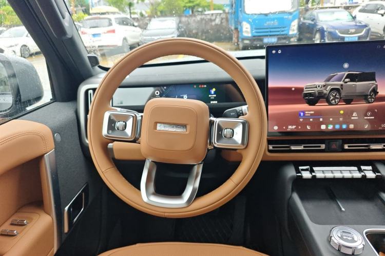 Used iCAR V27 2026 Model 200KM Four-Wheel Drive Falcon 700 Steering Wheel