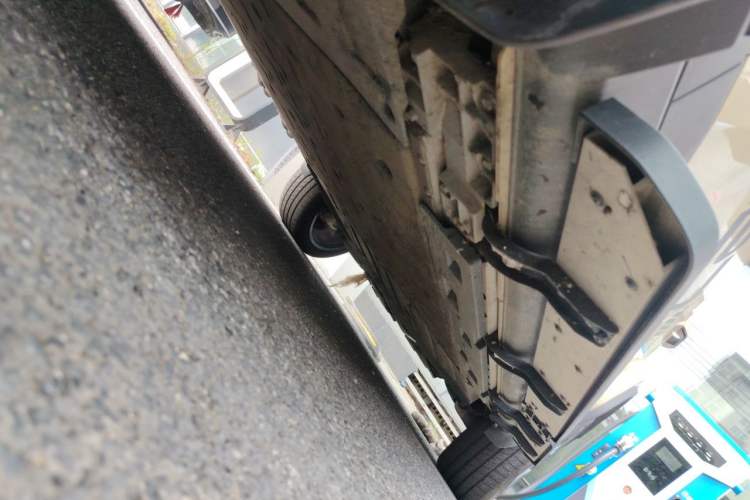 Used iCAR V27 2026 Model 200KM Four-Wheel Drive Falcon 700 Chassis Front Left