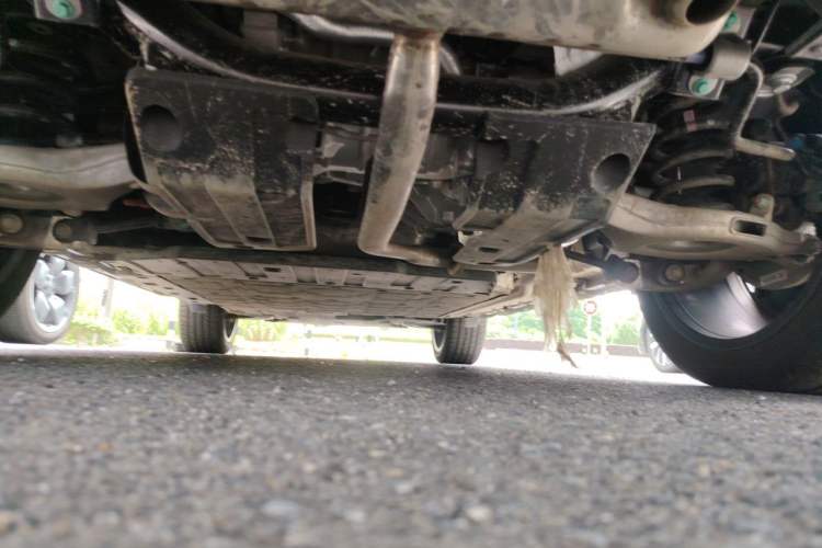 Used iCAR V27 2026 Model 200KM Four-Wheel Drive Falcon 700 Chassis Rear