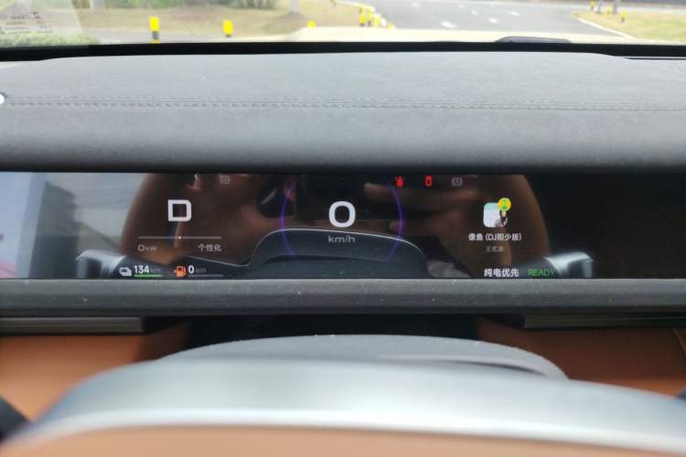 Used iCAR V27 2026 Model 200KM Four-Wheel Drive Falcon 700 Instrument Cluster