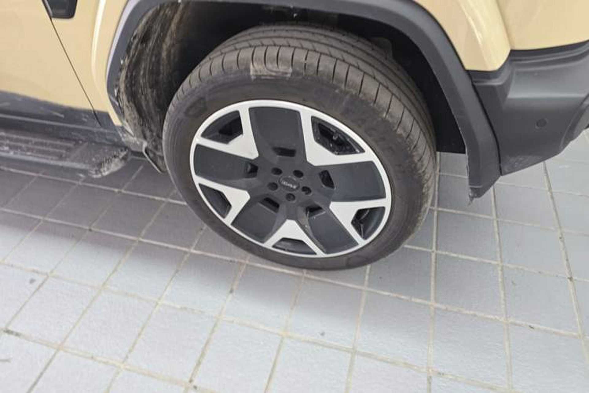 Used iCAR V27 2026 Model 200KM Four-Wheel Drive Falcon 500 Right Front Wheel Hub