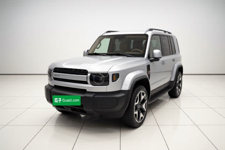 iCAR V27 2026 Model 200KM Four-Wheel Drive Falcon 500