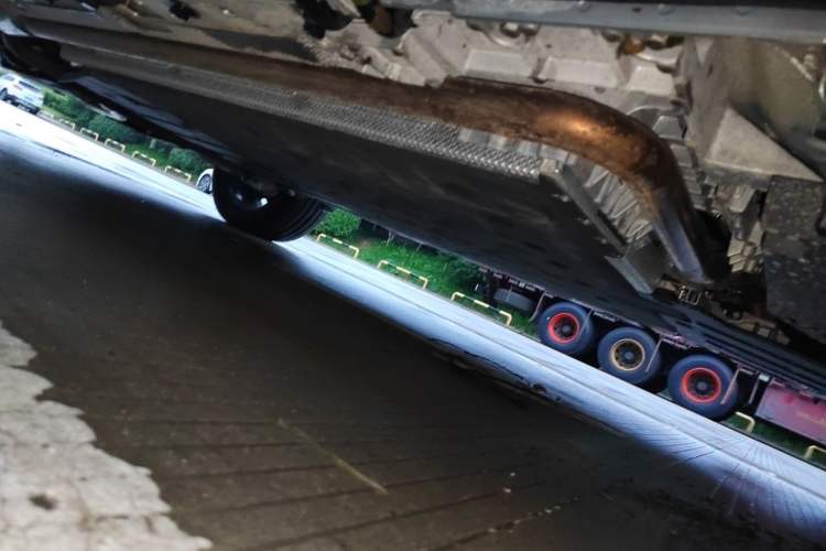 Used iCAR V27 2026 Model 200KM Four-Wheel Drive Falcon 500 Chassis Front Right