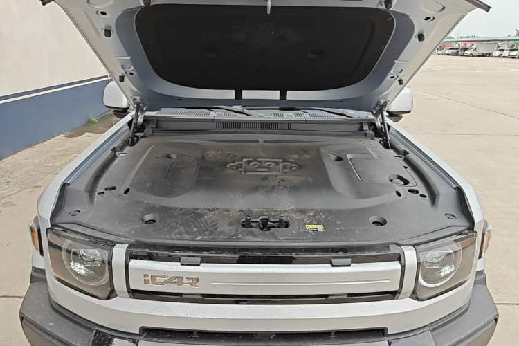 Used iCAR V27 2026 Model 200KM Four-Wheel Drive Falcon 700 Engine Bay
