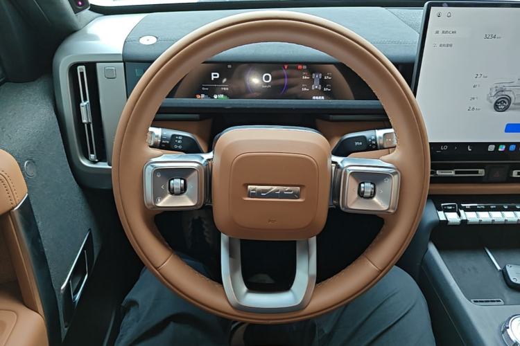 Used iCAR V27 2026 Model 200KM Four-Wheel Drive Falcon 700 Steering Wheel