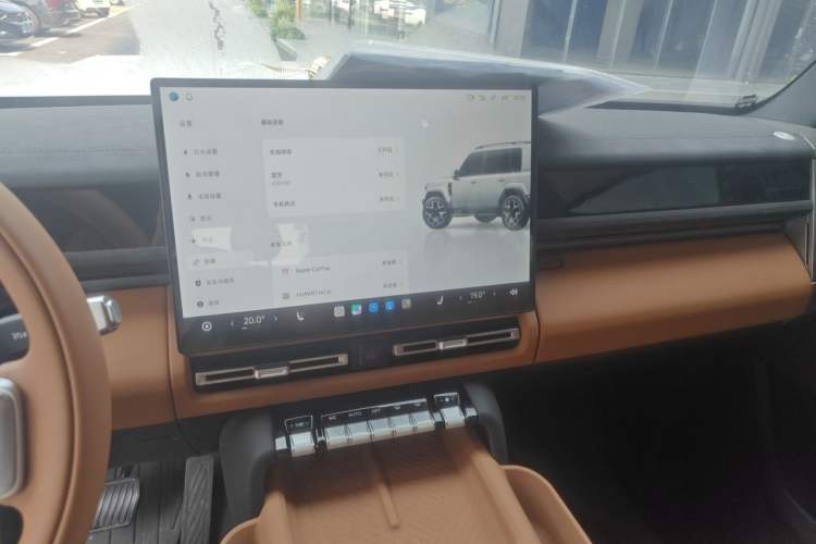 Used iCAR V27 2026 Model 200KM Four-Wheel Drive Falcon 500 Audio And AC Panel