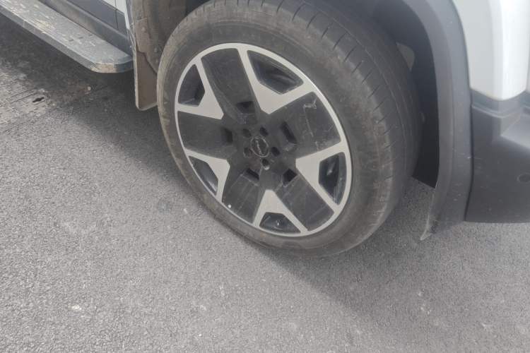 Used iCAR V27 2026 Model 200KM Four-Wheel Drive Falcon 500 Right Front Wheel Hub