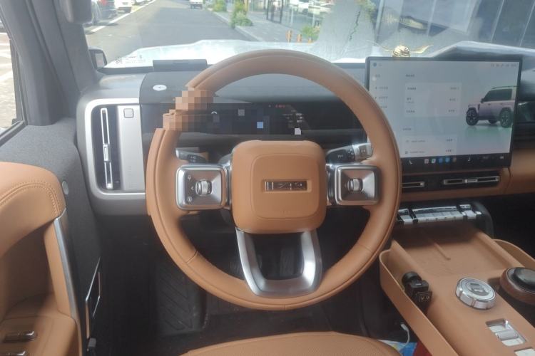 Used iCAR V27 2026 Model 200KM Four-Wheel Drive Falcon 500 Steering Wheel