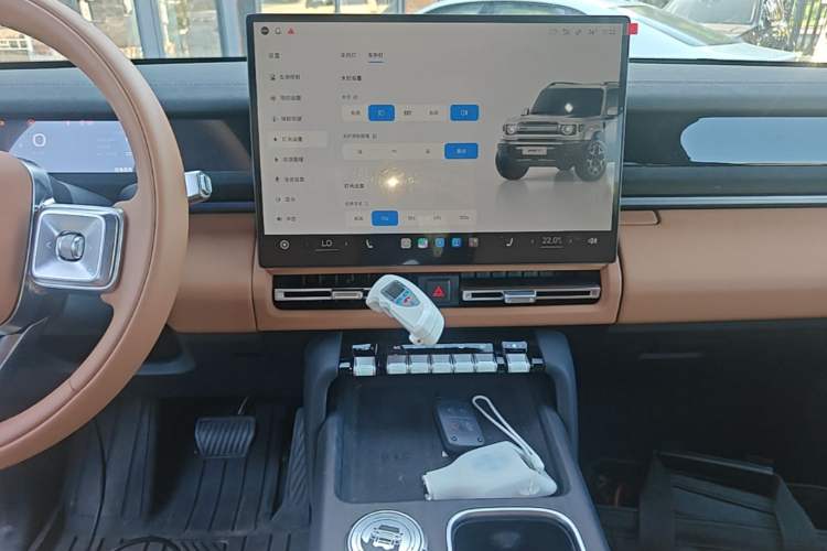 Used iCAR V27 2026 Model 200KM Four-Wheel Drive Falcon 700 Audio And AC Panel