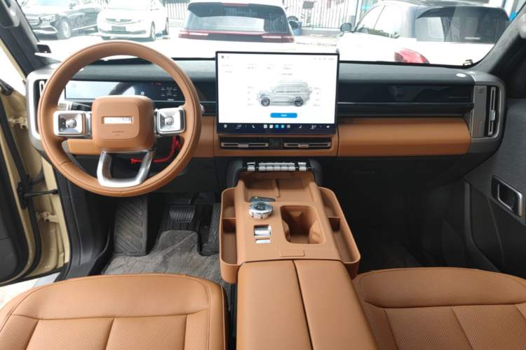 Used iCAR V27 2026 Model 200KM Four-Wheel Drive Falcon 500 Center Console