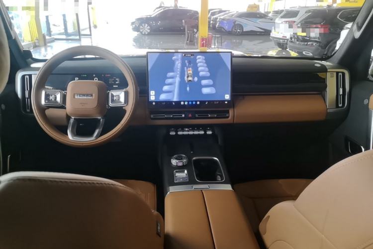 Used iCAR V27 2026 Model 200KM Four-Wheel Drive Falcon 700 Center Console