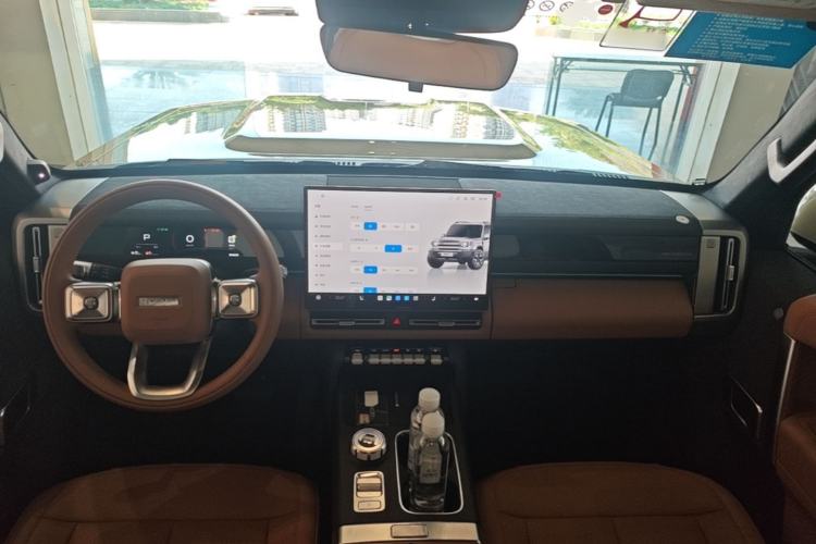 Used iCAR V27 2026 Model 200KM Four-Wheel Drive Falcon 700 Center Console