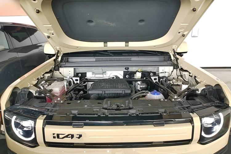 Used iCAR V27 2026 Model 200KM Four-Wheel Drive Falcon 500 Engine Bay