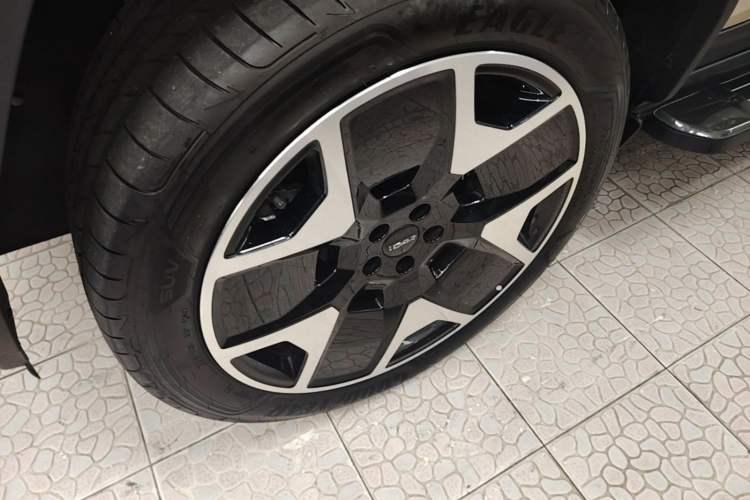 Used iCAR V27 2026 Model 200KM Four-Wheel Drive Falcon 500 Left Front Wheel Hub