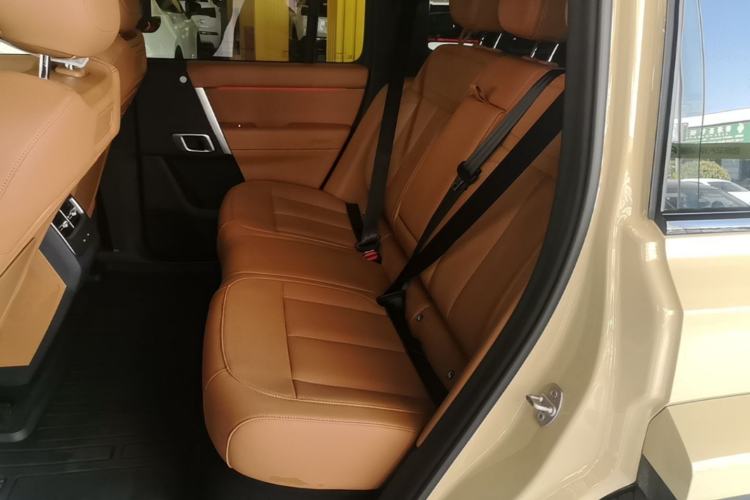 Used iCAR V27 2026 Model 200KM Four-Wheel Drive Falcon 700 Left Rear Seat