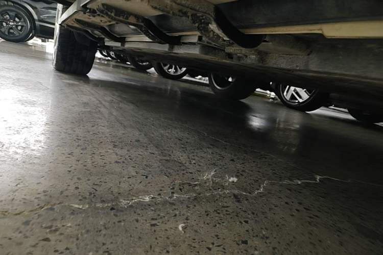 Used iCAR V27 2026 Model 200KM Four-Wheel Drive Falcon 500 Left Side Sill