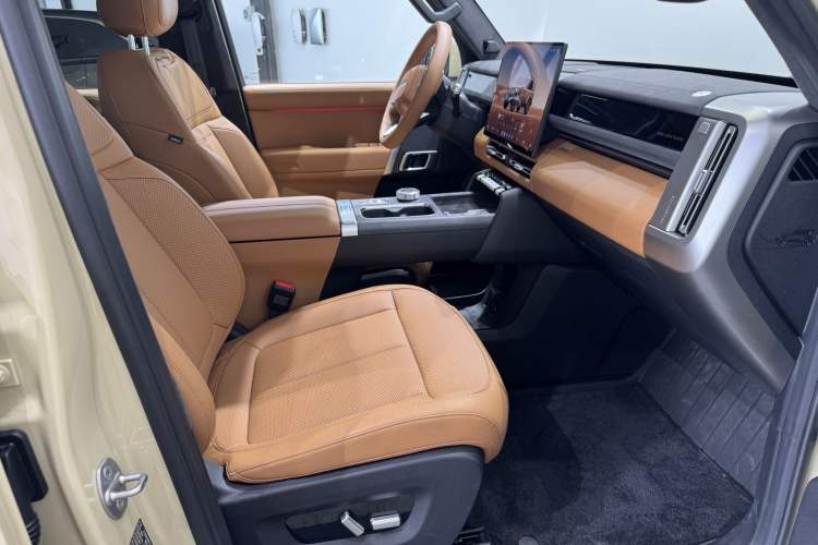 Used iCAR V27 2026 Model 200KM Four-Wheel Drive Falcon 500 Right Front Seat