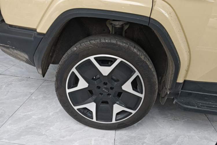 Used iCAR V27 2026 Model 200KM Four-Wheel Drive Falcon 700 Right Rear Wheel Hub