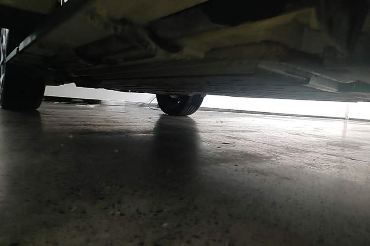 Used iCAR V27 2026 Model 200KM Four-Wheel Drive Falcon 500 Right Side Sill