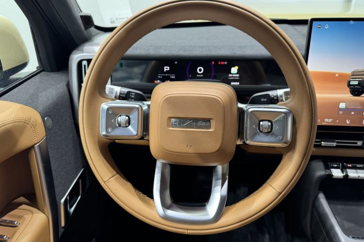 Used iCAR V27 2026 Model 200KM Four-Wheel Drive Falcon 500 Steering Wheel