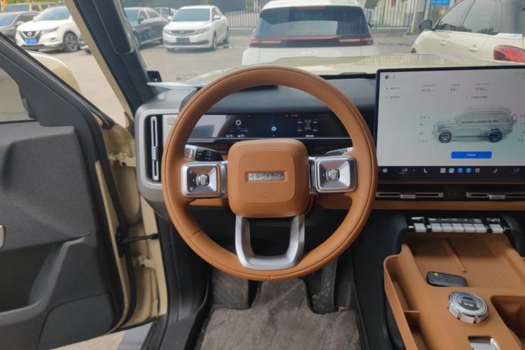 Used iCAR V27 2026 Model 200KM Four-Wheel Drive Falcon 500 Steering Wheel