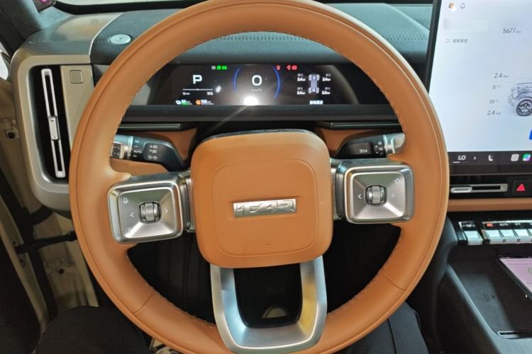 Used iCAR V27 2026 Model 200KM Four-Wheel Drive Falcon 700 Steering Wheel